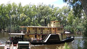 Echuca paddle steamer